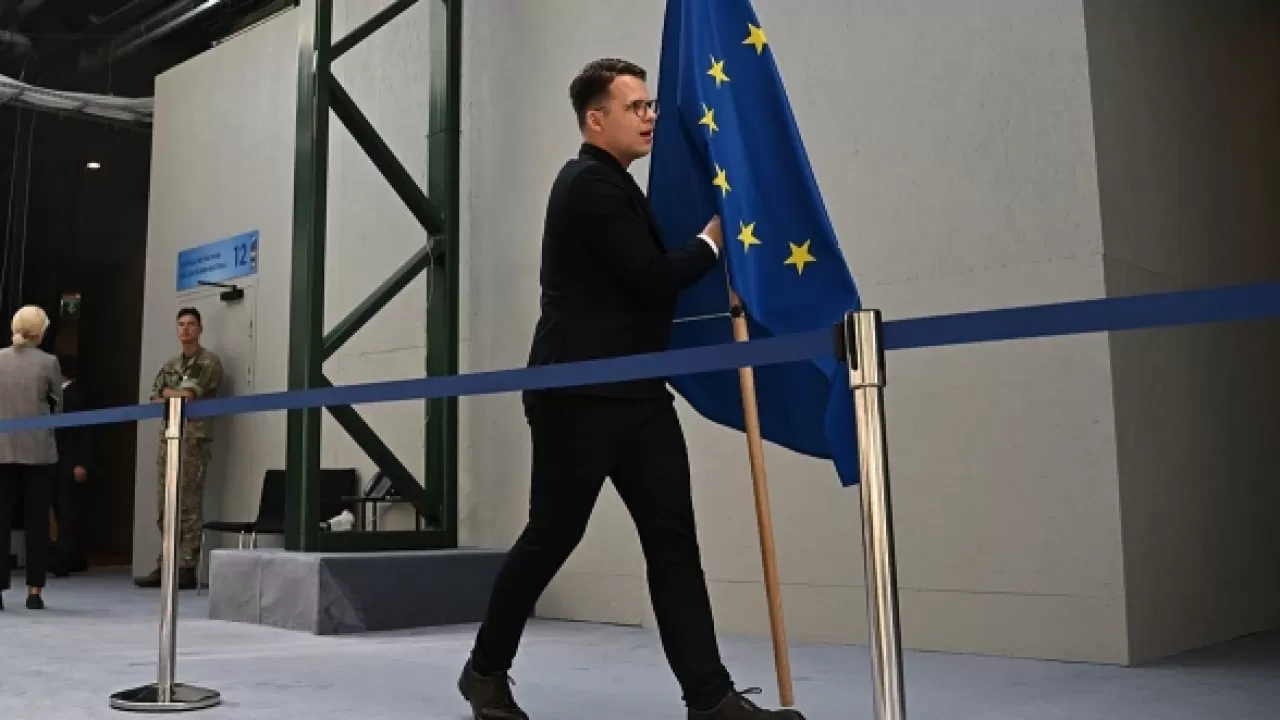 Замороженные миллиарды РФ раскололи Европу