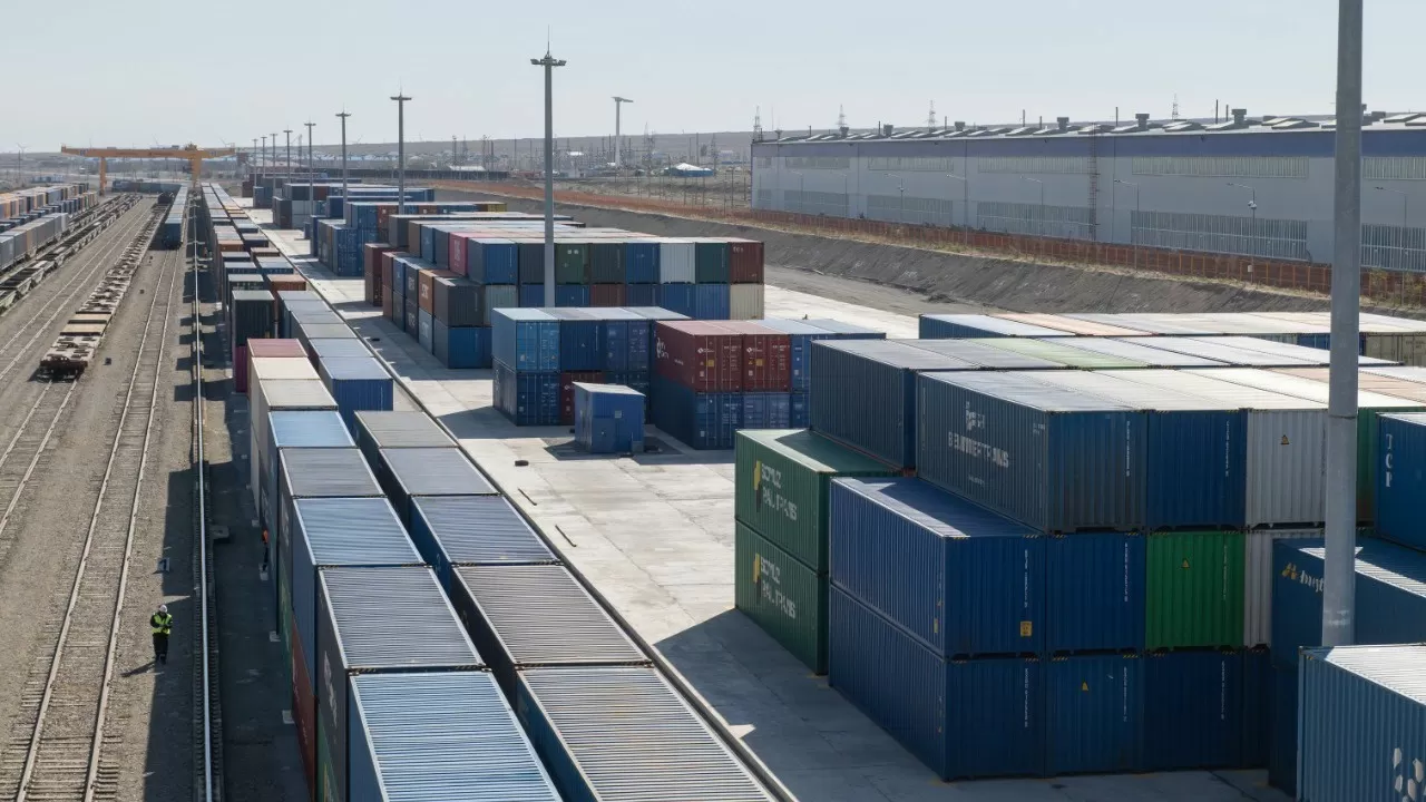 Қазақстан мен Өзбекстан теміржол дәліздеріндегі жүк тасымалы көлемі ұлғаяды