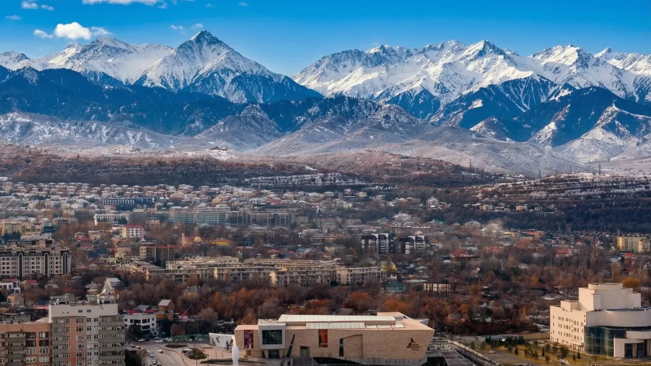 Жауған жаңбыр мен қардан соң Алматының тынысы ашылды