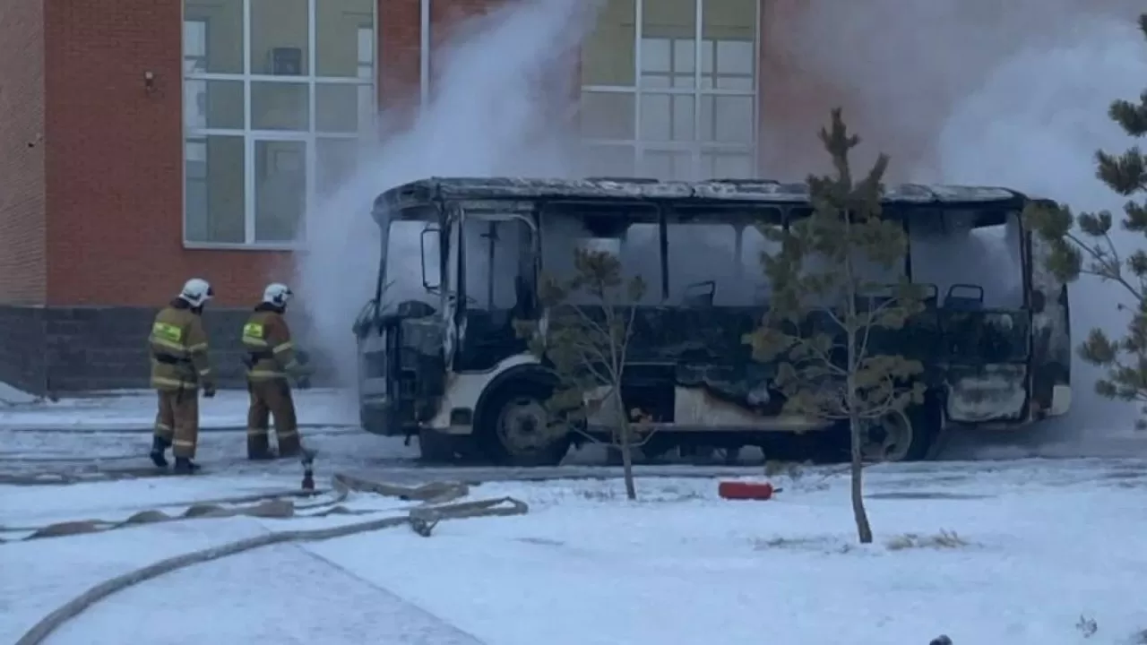 Қосшыда оқушыларды тасымалдайтын мектеп автобусы өртеніп кетті