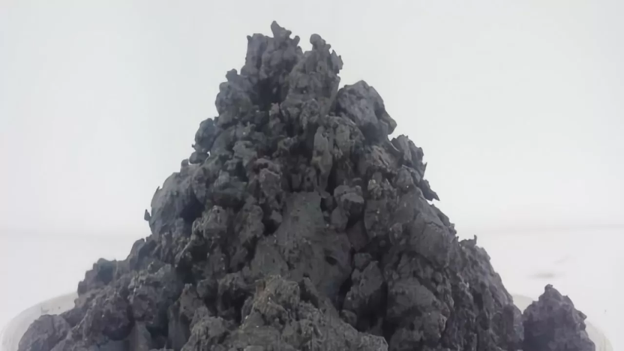 В России создали дорожный материал для ремонта зимой 