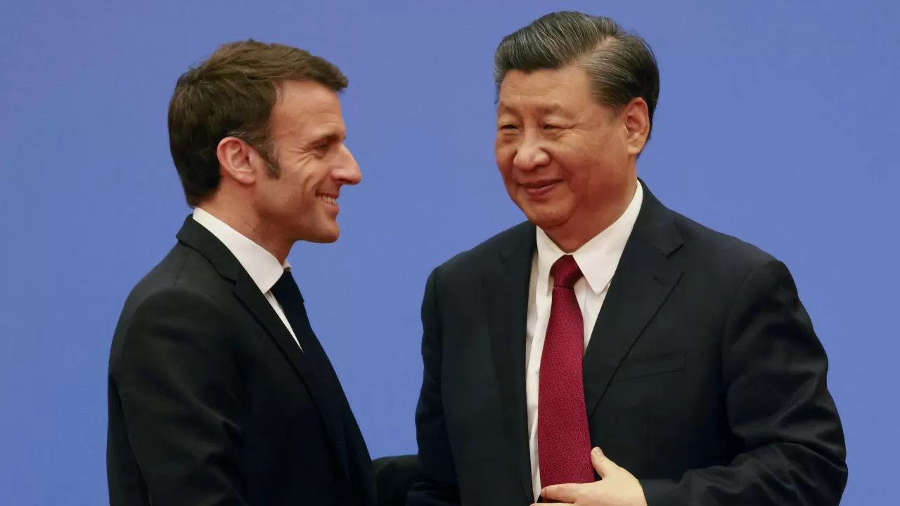Франция басшысы Қытайға ескерту жасады