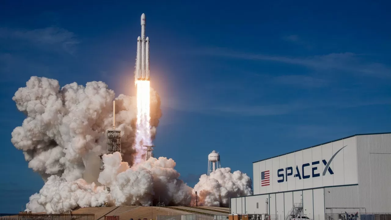 Ракета компании SpaceX вывела на орбиту новую группу интернет-спутников Starlink 