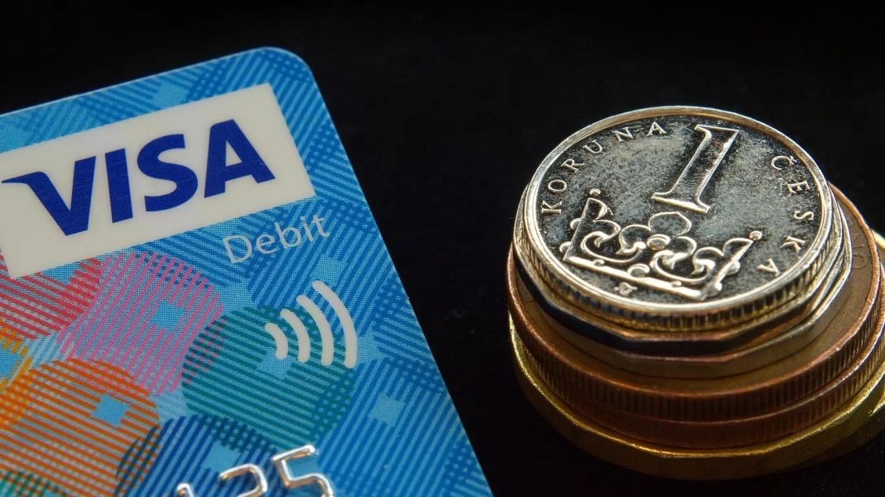 Мир без купюр: какие страны быстрее всего переходят на безнал