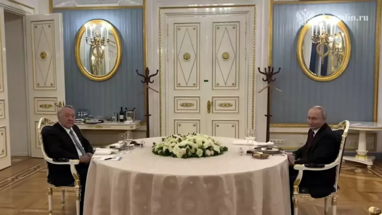 "Это трагедия для экс-президента" &ndash; депутат о встрече Назарбаева и Путина 
