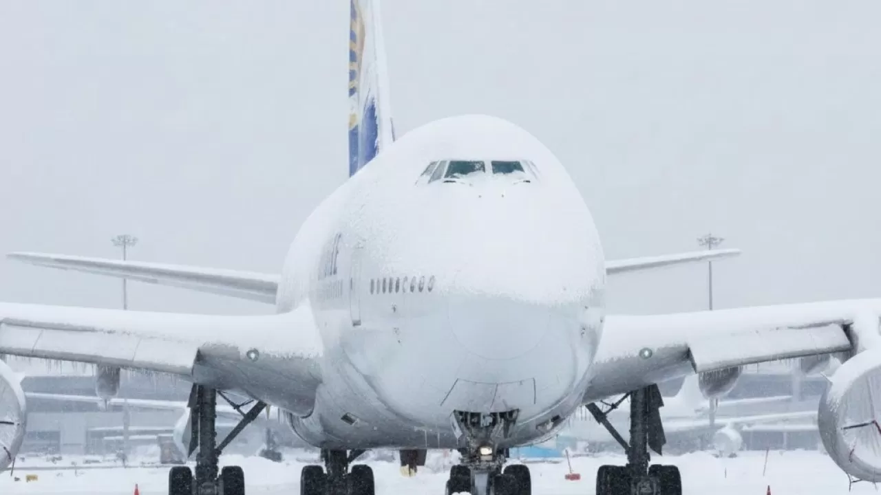 Снежный шторм в США: задержано более пяти тысяч авиарейсов