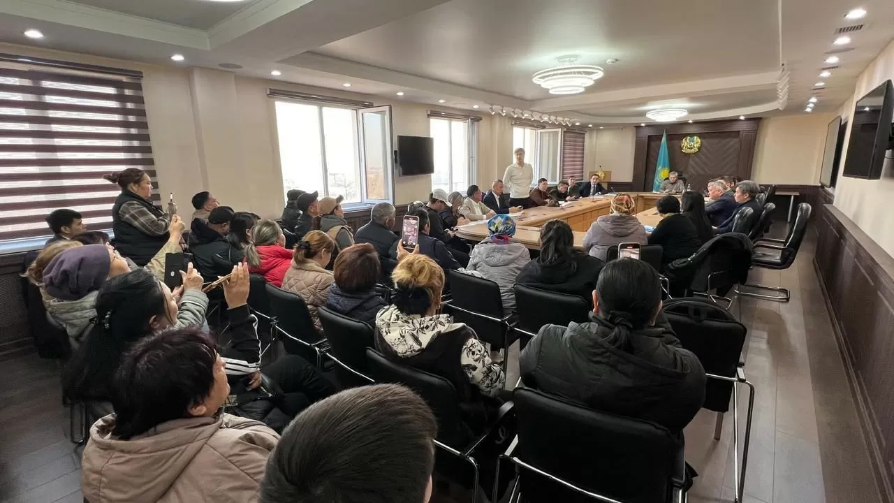 Замакима Алматы обсудил компенсацию за выкупаемые участки в Алматы 