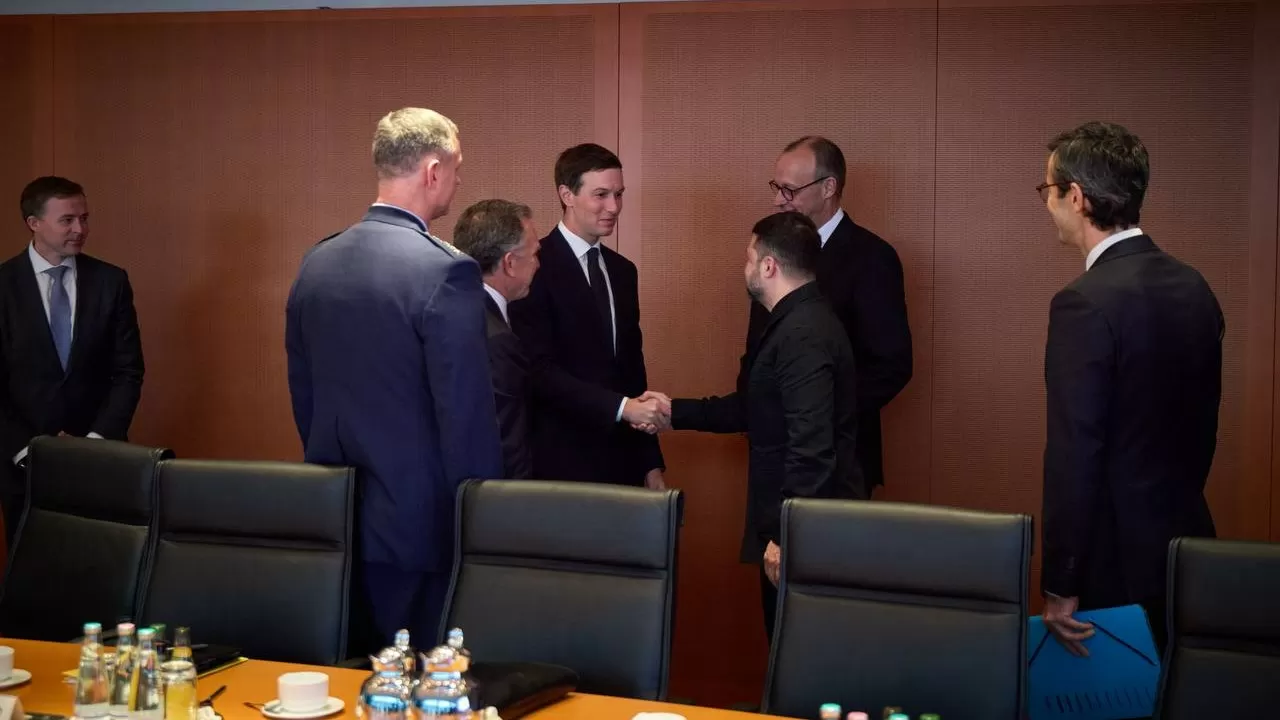 Зеленский мен АҚШ делегациясы бейбіт келісім бойынша 5 сағаттан аса уақыт сөйлесті