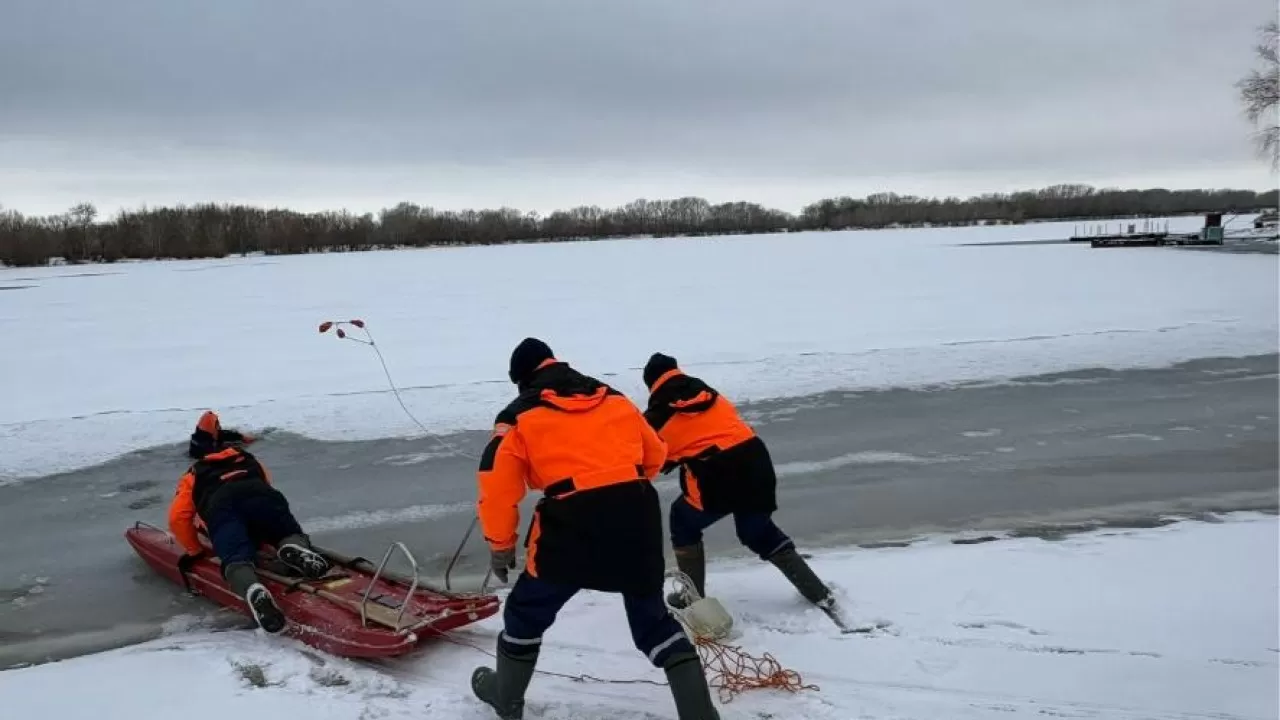 В МЧС РК напомнили правила спасения на тонком льду 