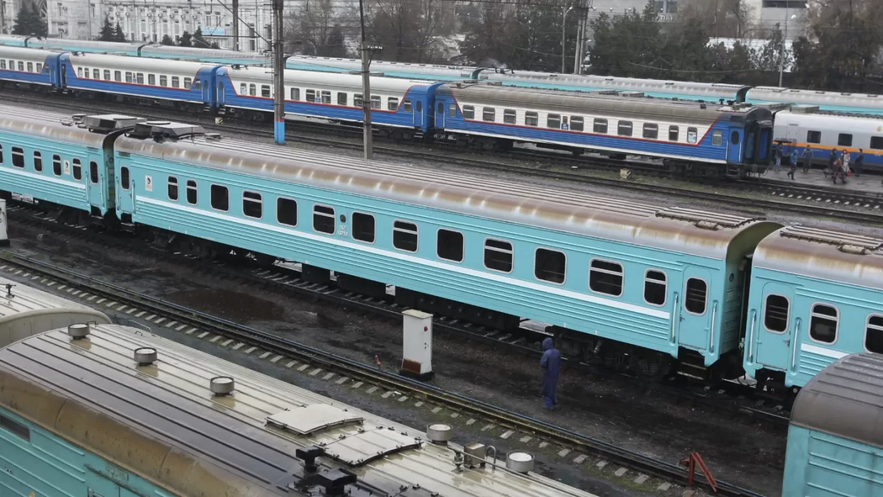 Жетісуда ер адамды пойыз қағып кетті