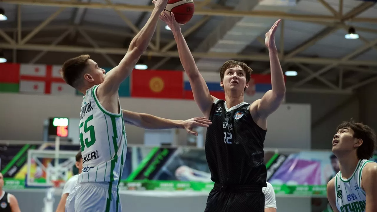 "Каспий" выиграл второе западное дерби у "Барсов Атырау" в мужской НБЛ