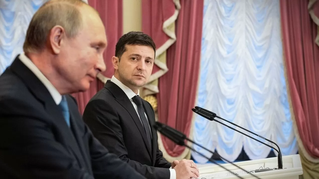 О возможности телефонного разговора Зеленского и Путина заявили американские СМИ