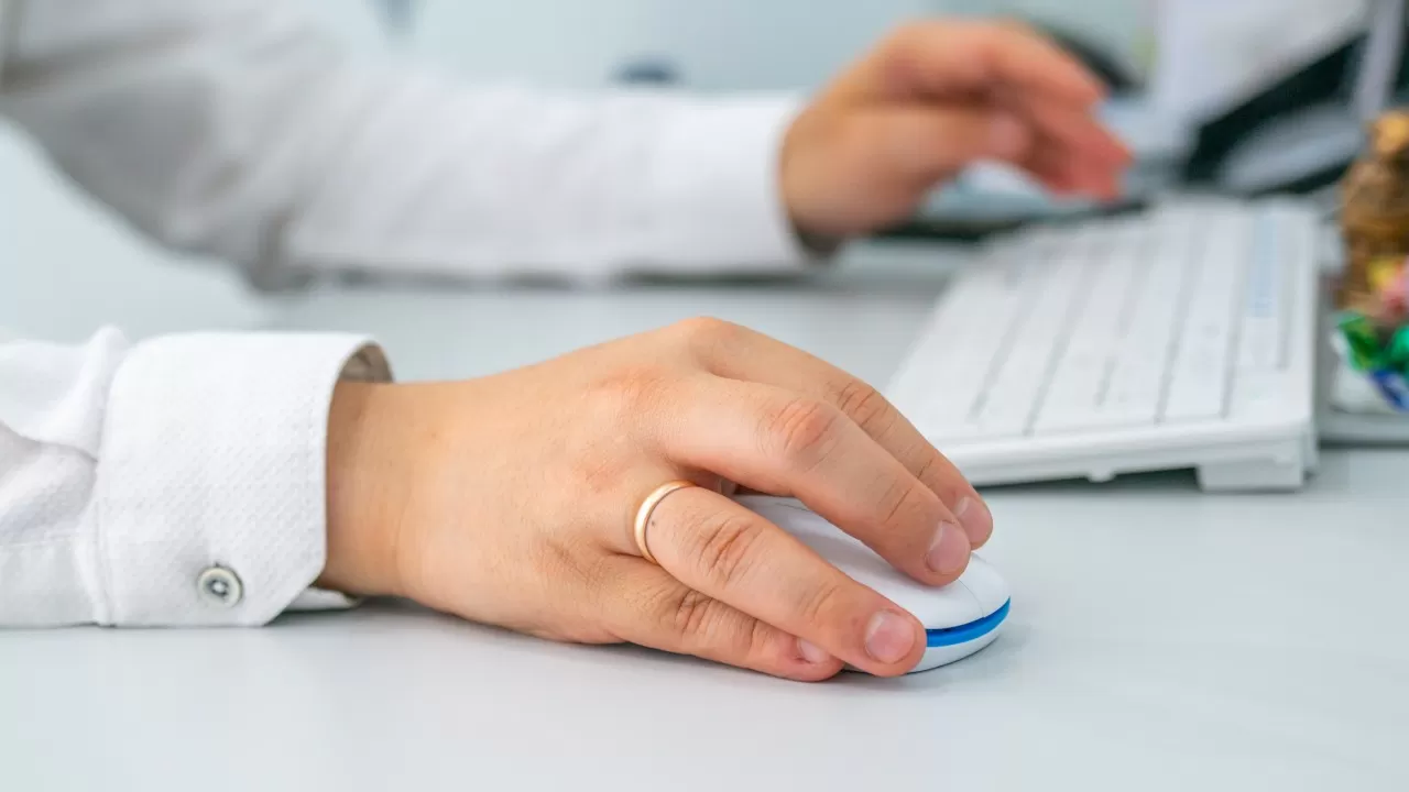 Прокуратура Астаны выявила "налоговых уклонистов" среди судоисполнителей