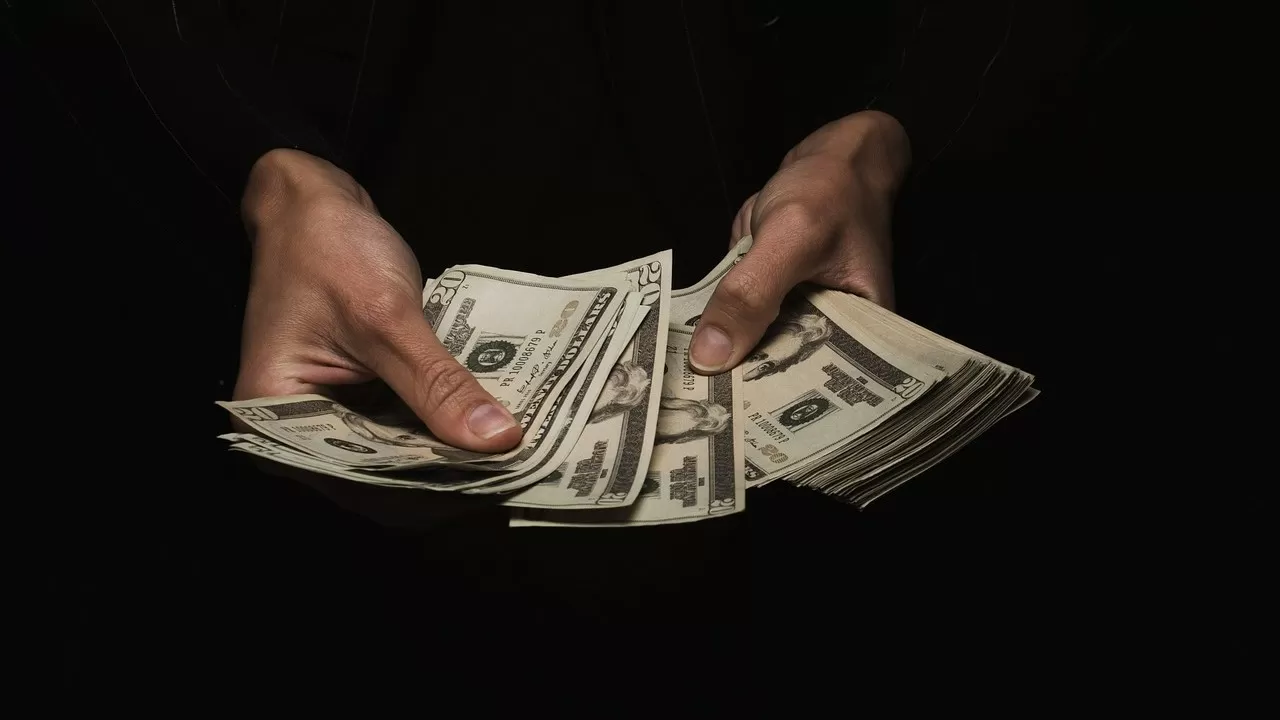 Счет Трампа: президент США раздает детям по 1000 долларов на будущее 