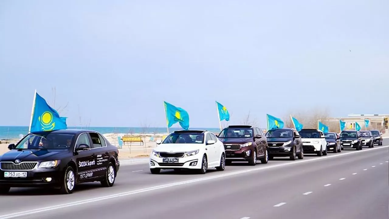 Мининформ прокомментировал остановку авто с флагами 