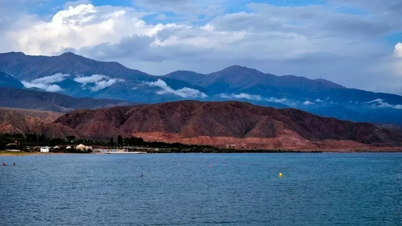 Казахстан будет развивать курортные объекты на Иссык-Куле 