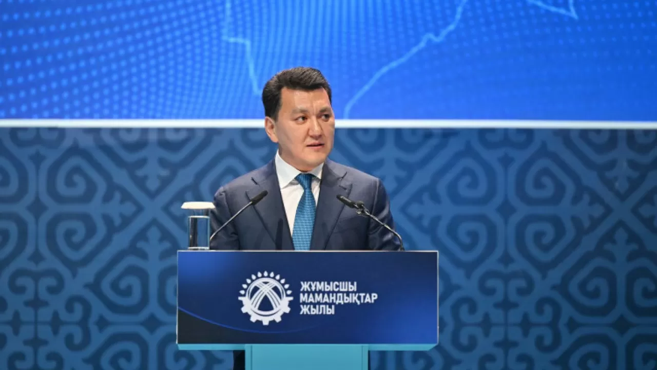 Карин: Культ труда и уважение к рабочим профессиям &mdash; приоритеты госполитики 