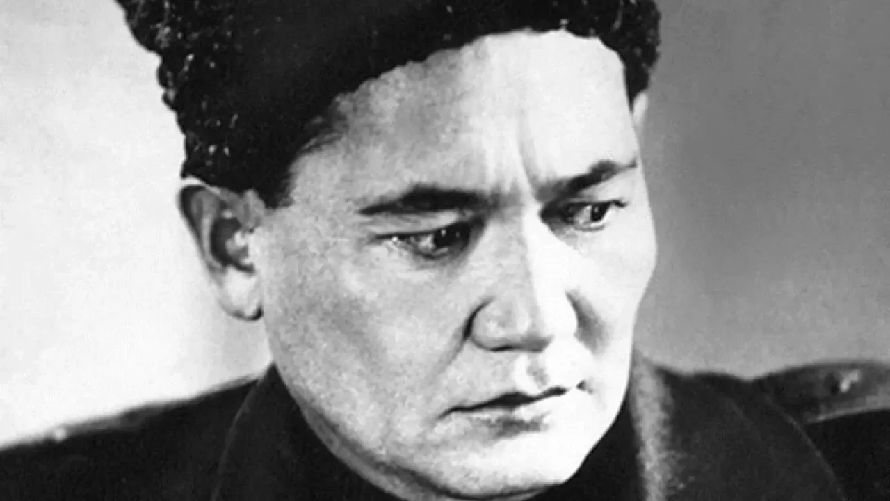 Бауыржану Момышулы присвоят звание "Халық қаһарманы"