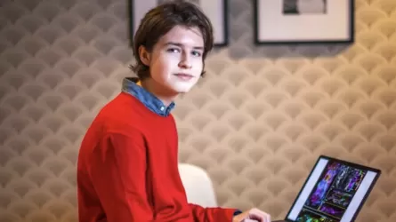 15 жастағы бельгиялық вундеркинд бала үшінші докторлық дәрежесін алуға дайын тұр