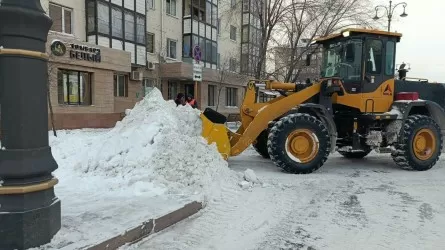 Снежный плен при -27: справятся ли коммунальщики Астаны со снежными завалами 