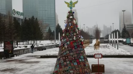 Астанада құрақ көрпе стиліндегі экологиялық шырша қайта орнатылды