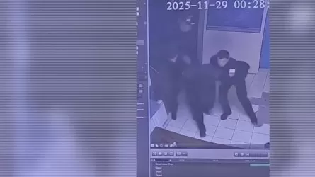 Алматинские полицейские предотвратили трагедию у вокзала "Алматы-1"