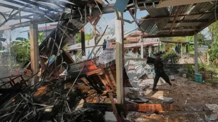 Таиланд ограничил экспорт топлива и оружия 