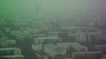 Жителям трех городов Казахстана лучше не выходить на улицу 