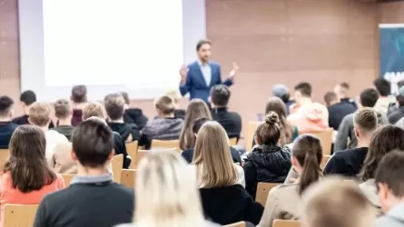 «Табыс тапқыш» коучтар мен блогерлерге тықыр таянады