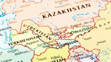 Сосед Казахстана бесплатно раздаст доллары, бензин по 500 тенге в Кыргызстане, а Баку скупает золото