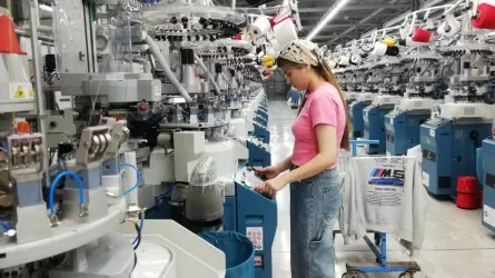 Зарплата в 300 тыс. и дефицит кадров: почему шымкентская фабрика не может найти сотрудников