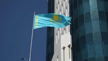 Казахстан умеет вести дела лучше соседей: Западный аналитик о феномене "Многовекторности 2.0"