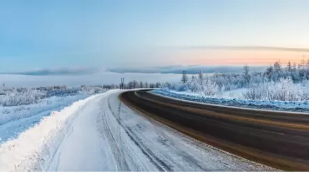 Участки дорог закрыли в трех регионах Казахстана