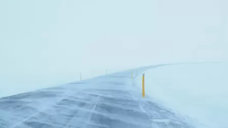 Участки дорог закрыли в семи областях Казахстана