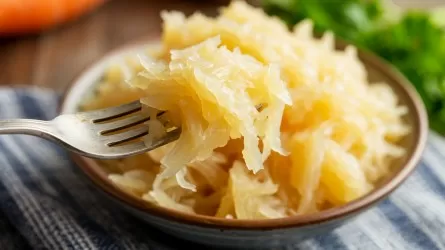 Четыре причины, почему женщинам стоит чаще есть квашеную капусту