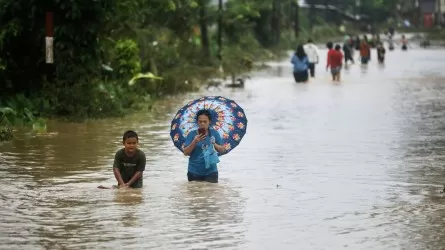 Индонезияда табиғи апат салдарынан қаза тапқандар саны 900-ден асты
