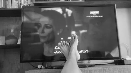 Сколько времени казахстанцы проводят у телевизора и что смотрят