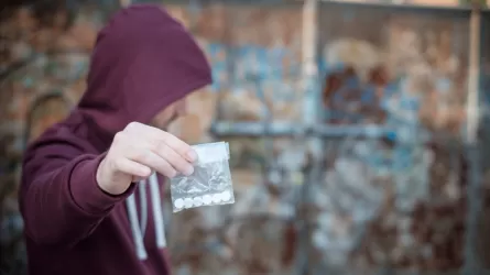 Талдықорғанда есірткіні жасырын қойып кетумен айналысқан жасөспірім сотталды