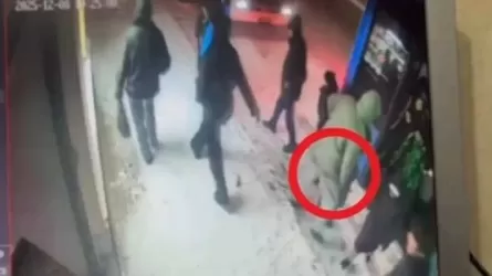 Астанада автобусқа мінген оқушы қызды шетел азаматы тонаған