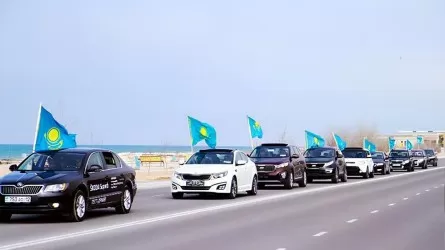 Мининформ прокомментировал остановку авто с флагами 