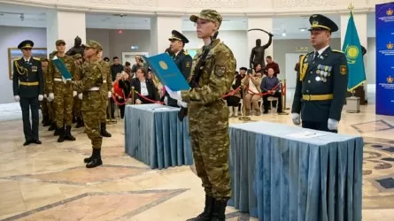 Шығармашылық взводтың сарбаздары Отанға адал болуға ант берді