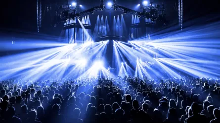 Жаңа жылда сахнаға шығар әнші қалдырмайтын тосын талап енгізіледі