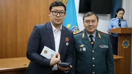 Медаль за мужество: астанчанин спас тонущего мужчину на реке Есиль