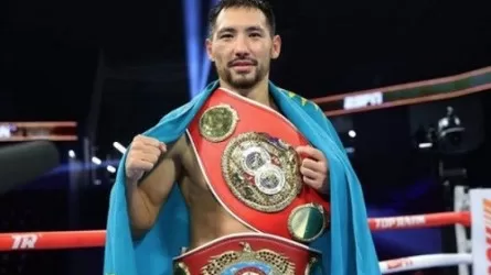 Во сколько и где казахстанцы увидят бой Жанибека Алимханулы за три чемпионских пояса