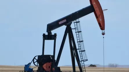 Нефть дешевеет, но не сильно  