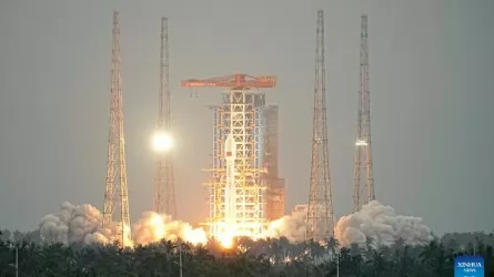 Китайская ракета успешно вывела на орбиту спутники для интернета 