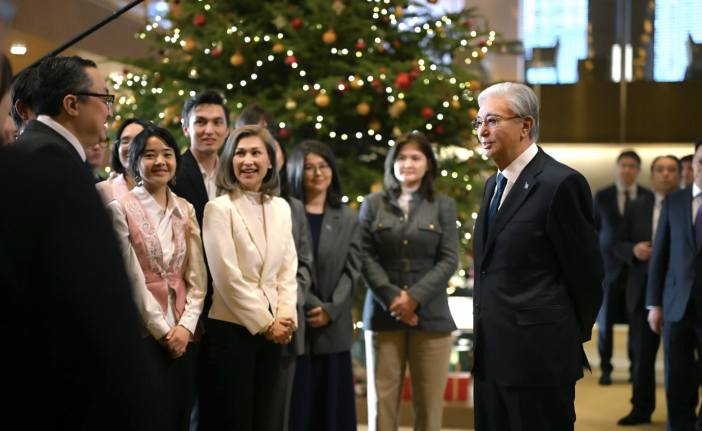 Мемлекет басшысы Жапонияда тұрып жатқан қазақстандықтармен кездесті