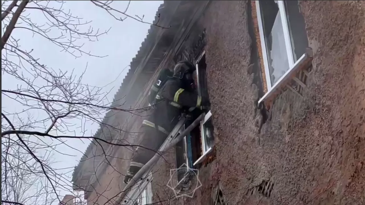 Огнеборцы потушили пожар в одной из квартир Жезказгана