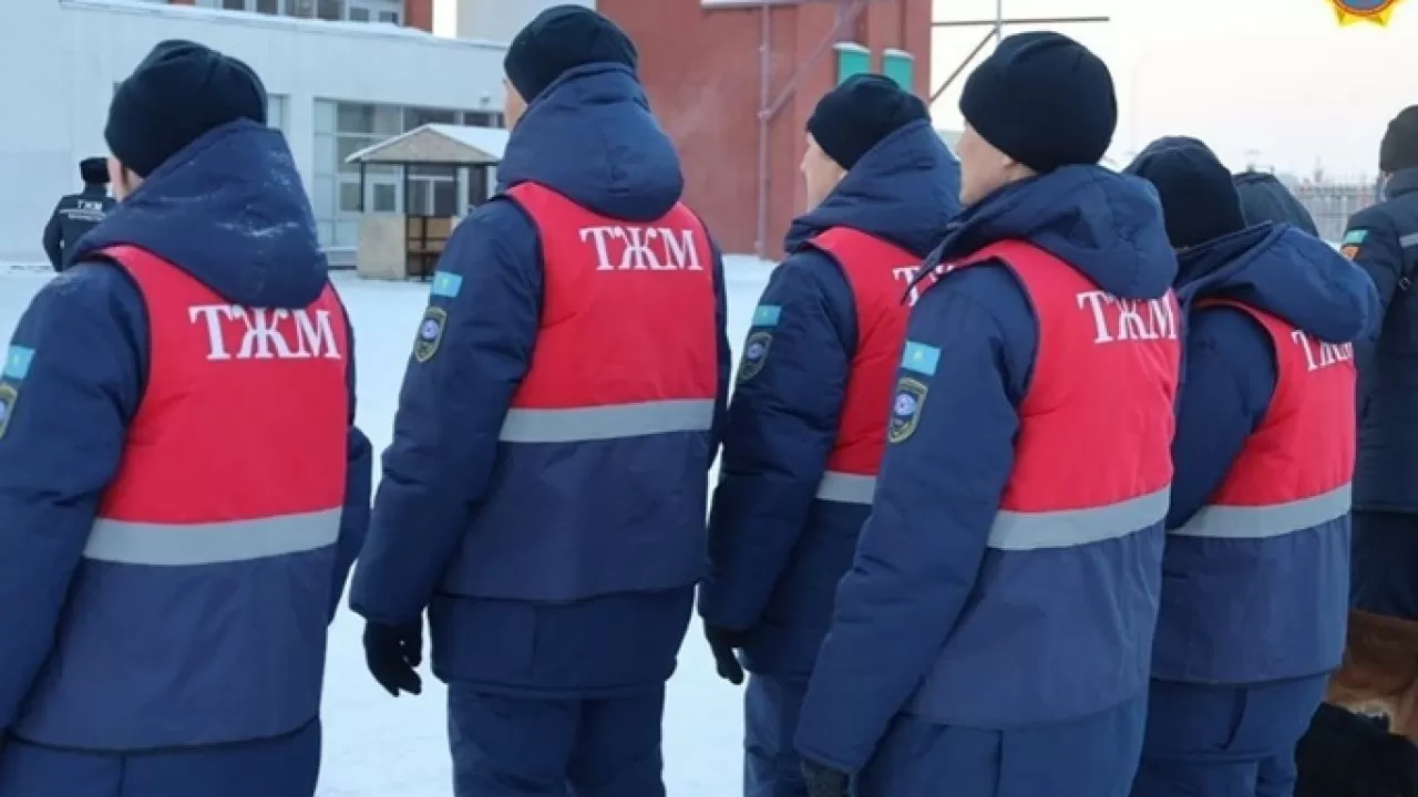 Двоих детей освободили из снежного плена на севере Казахстана 