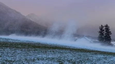 Из снежного заноса спасли водителя в Костанайской области 